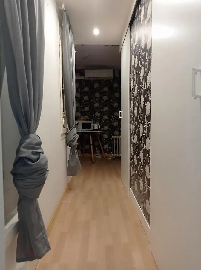 Bed and breakfast Double Private Room In The Center City Metro L1 & L5 Barcelona